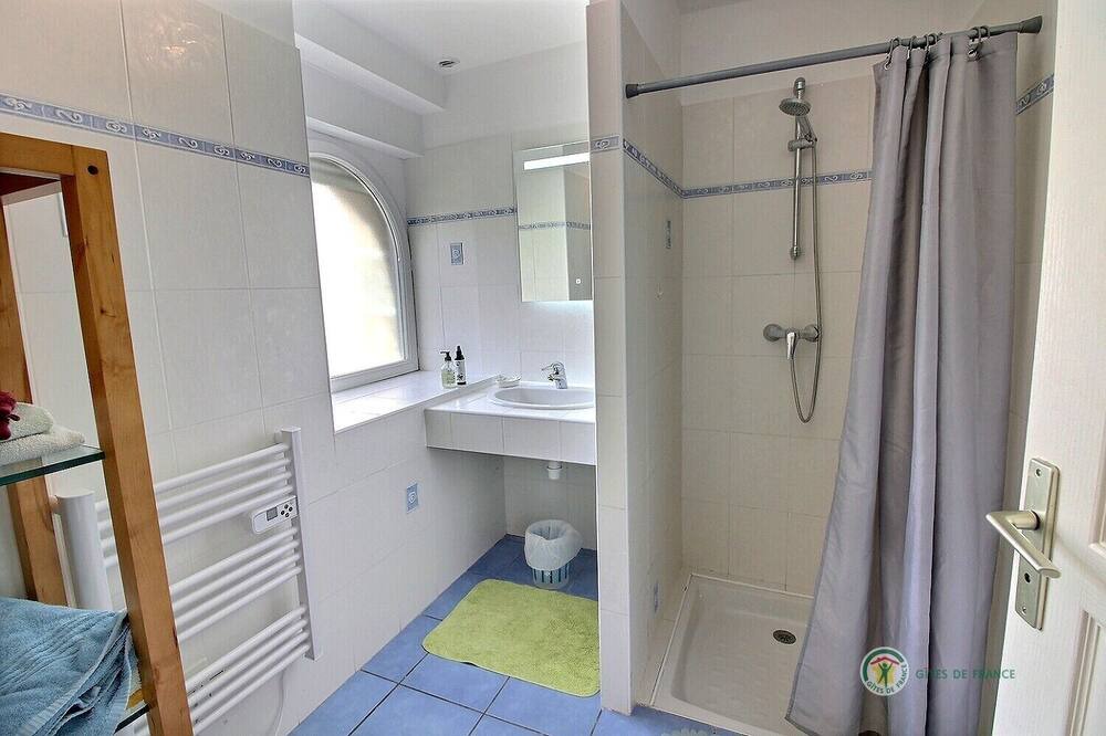 Photo of Bathroom in Ploubezre