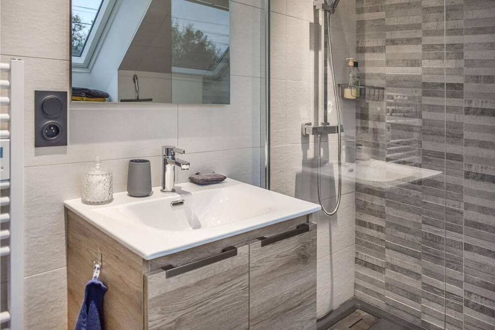 Photo of Bathroom in Pledran