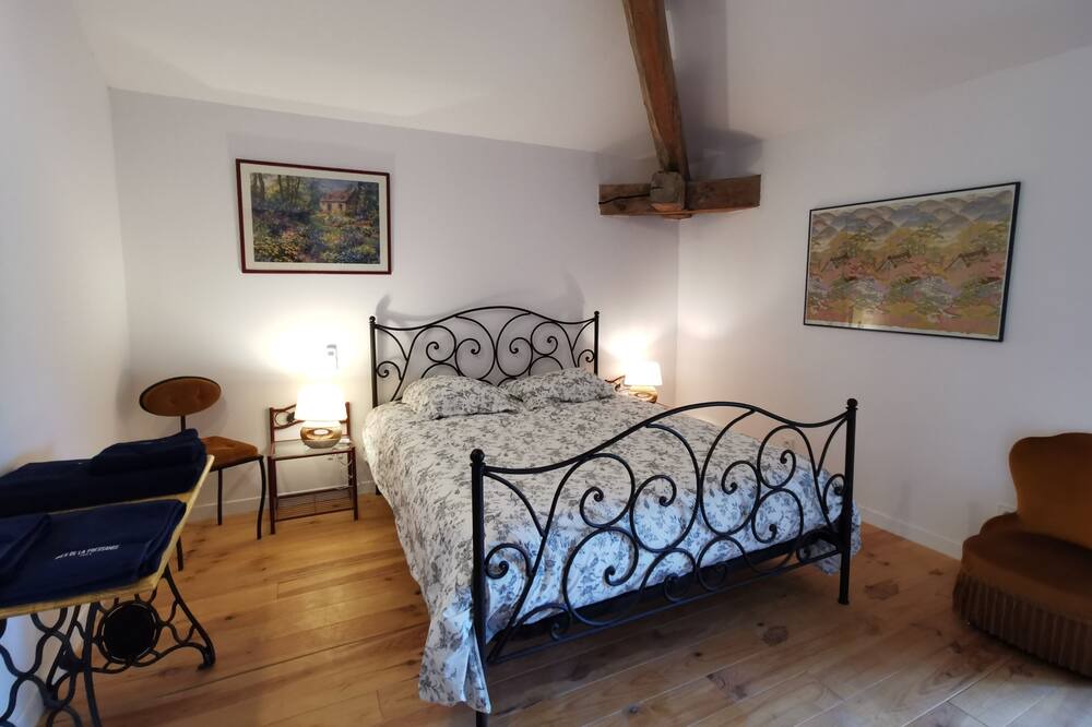Photo of Bedroom in Cabannes