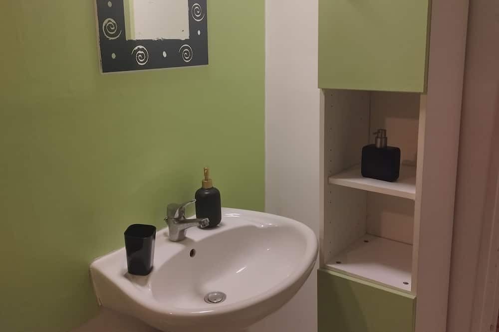Photo of Bathroom in Jamin