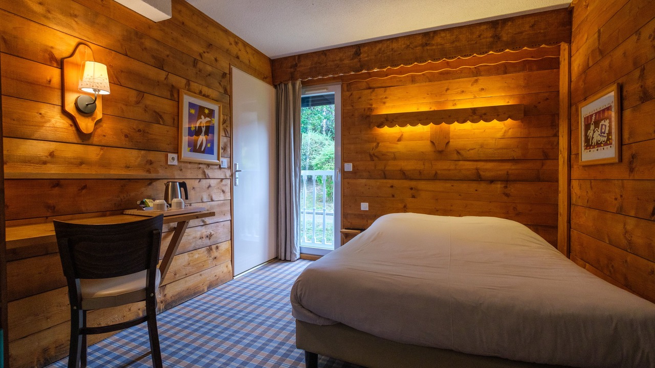 Photo of Bedroom in Chalons-en-Champagne