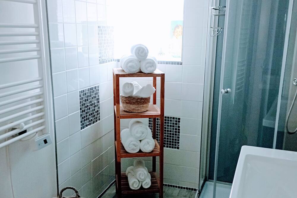 Photo of Bathroom in Yffiniac