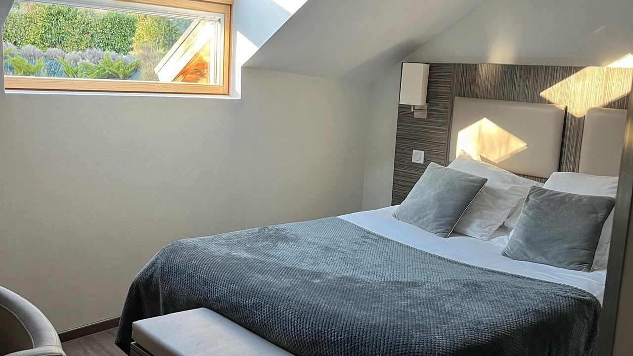 Photo of Bedroom in Gap