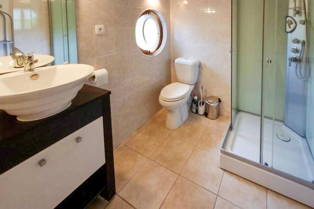 Photo of Bathroom in Montousse
