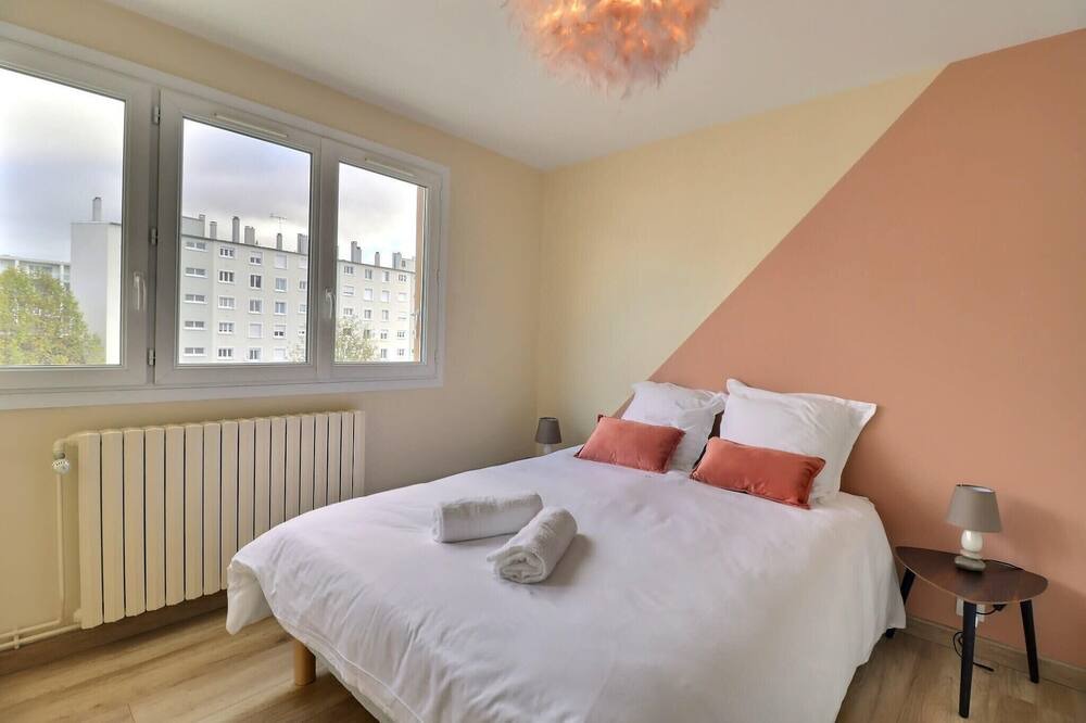 Photo of Bedroom in Troyes