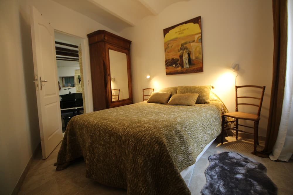 Photo of Bedroom in Remoulins