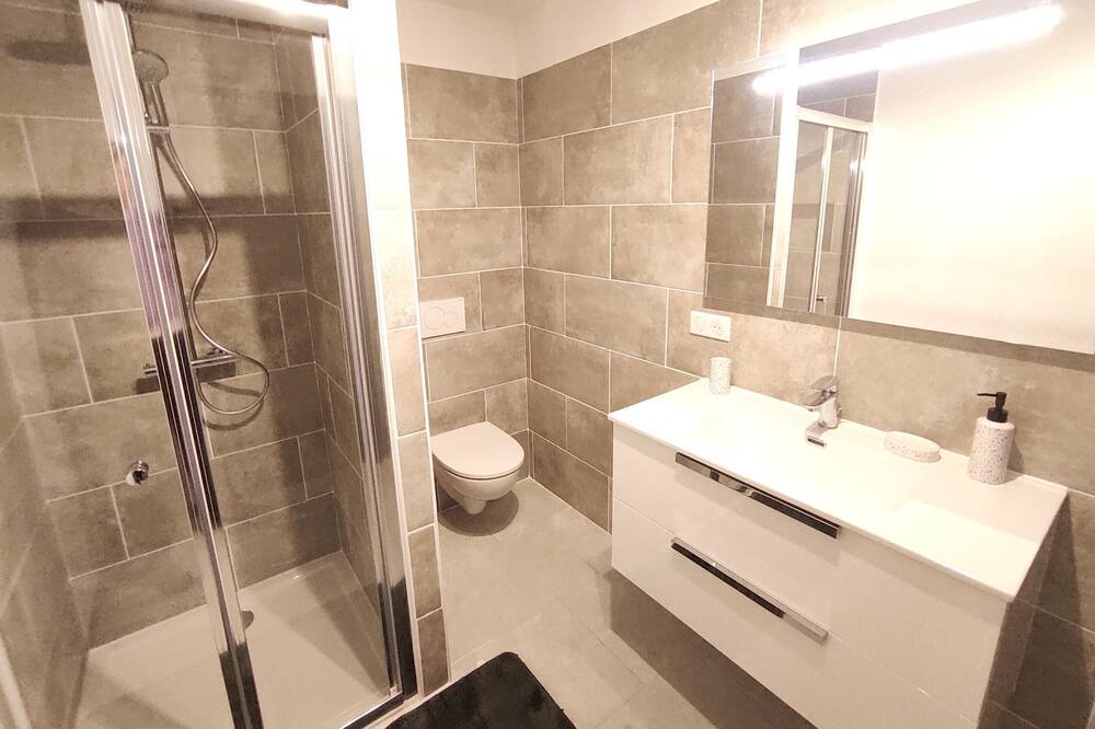 Photo of Bathroom in Escragnolles