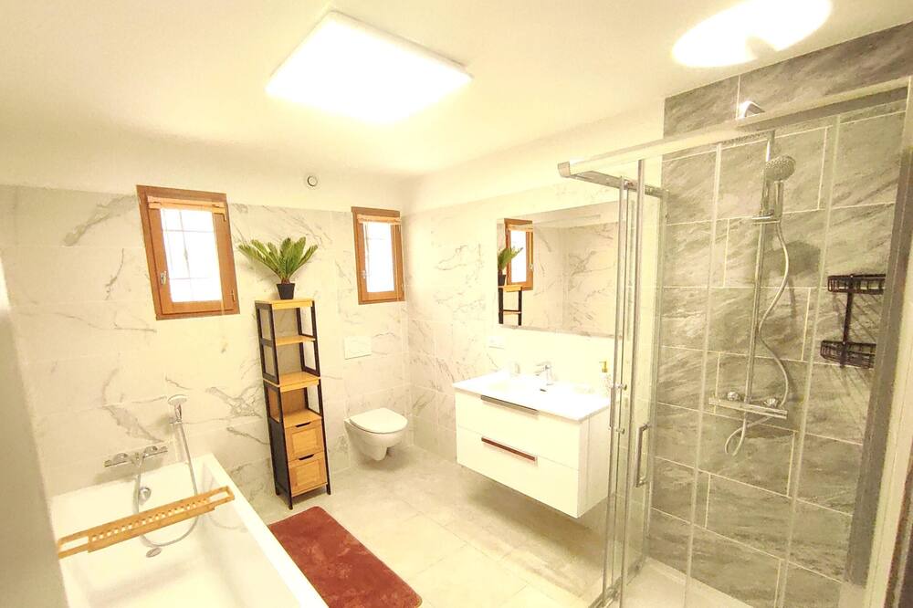 Photo of Bathroom in Escragnolles