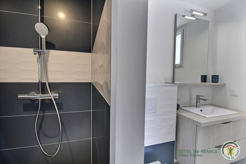 Photo of Bathroom in Trebeurden
