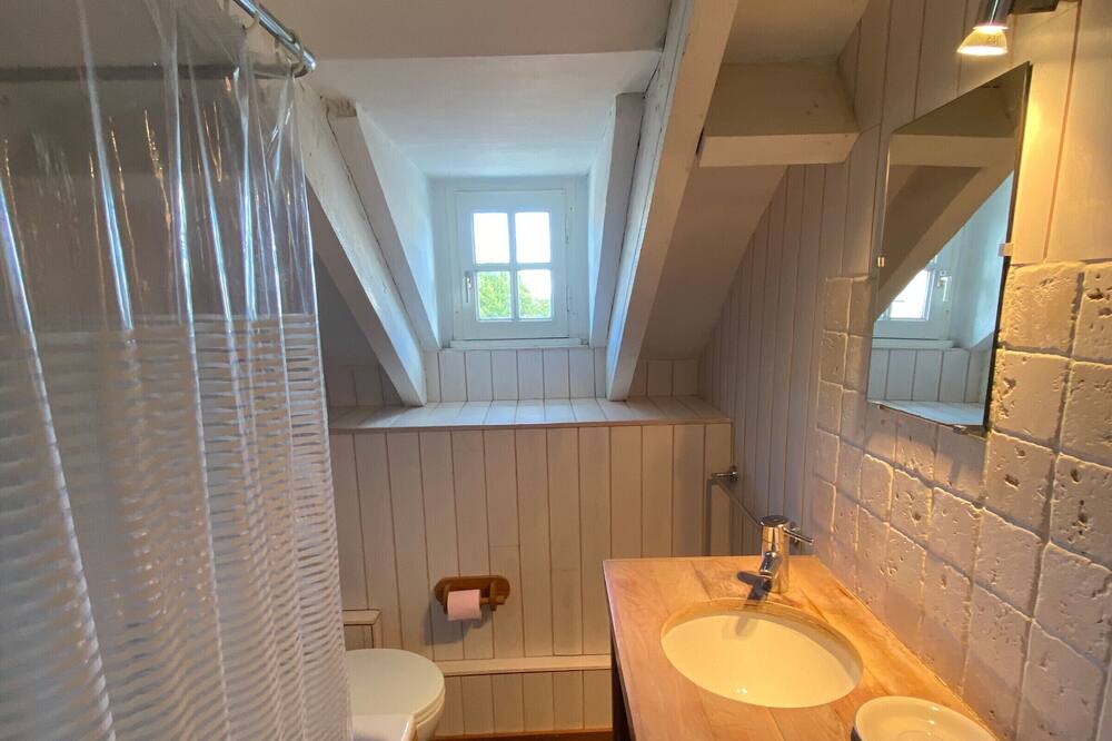 Photo of Bathroom in Saint-Jacut-de-la-Mer
