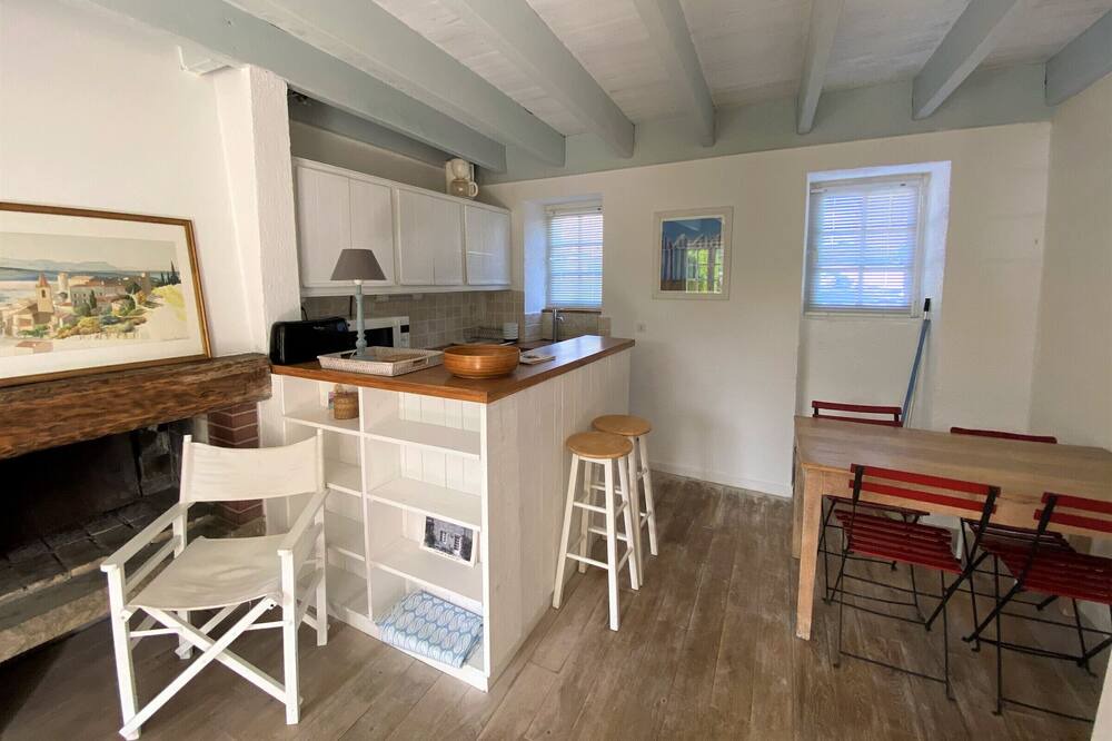 Photo of Kitchen in Saint-Jacut-de-la-Mer