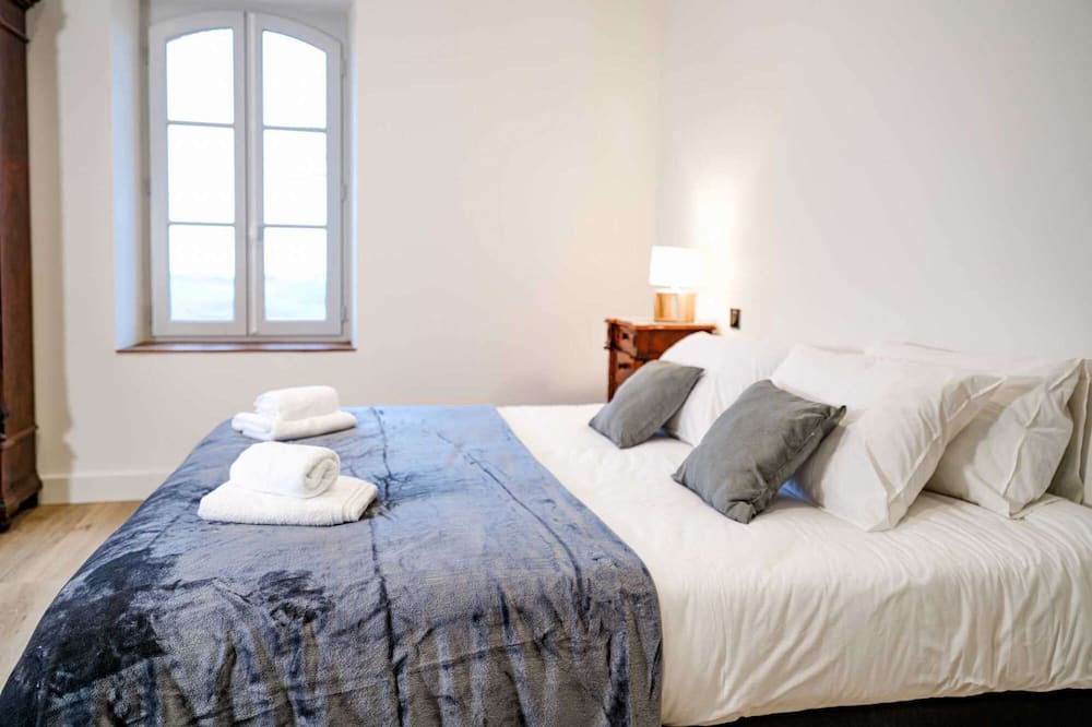Photo of Bedroom in Roquemaure
