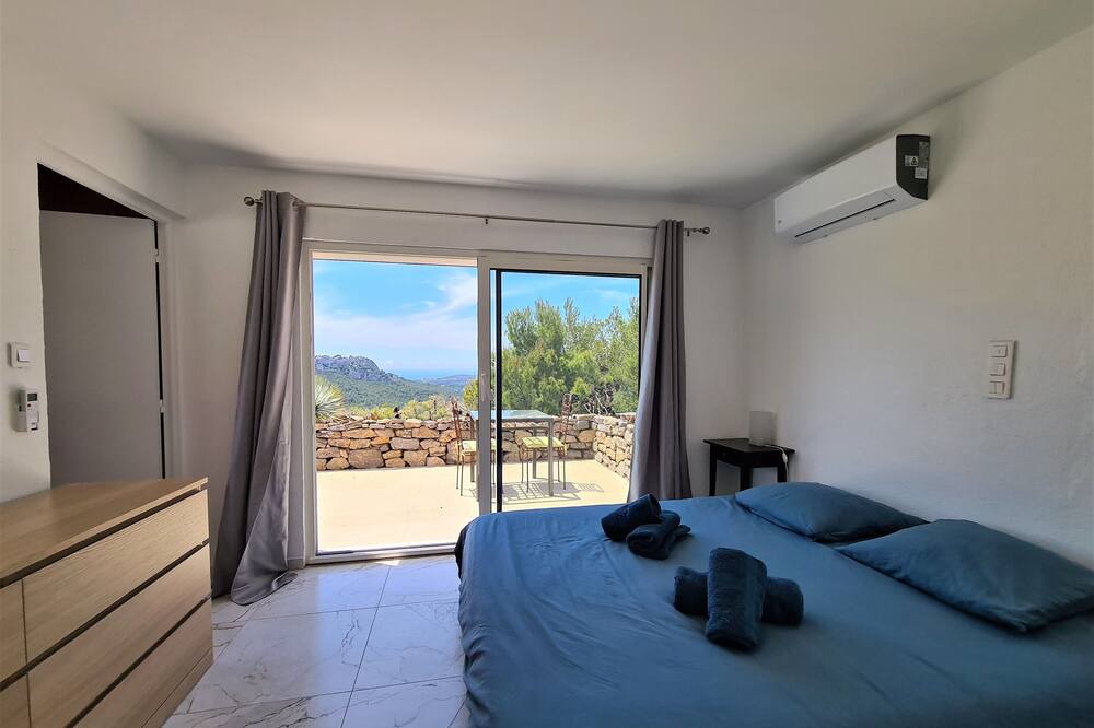 Photo of Bedroom in Le Beausset