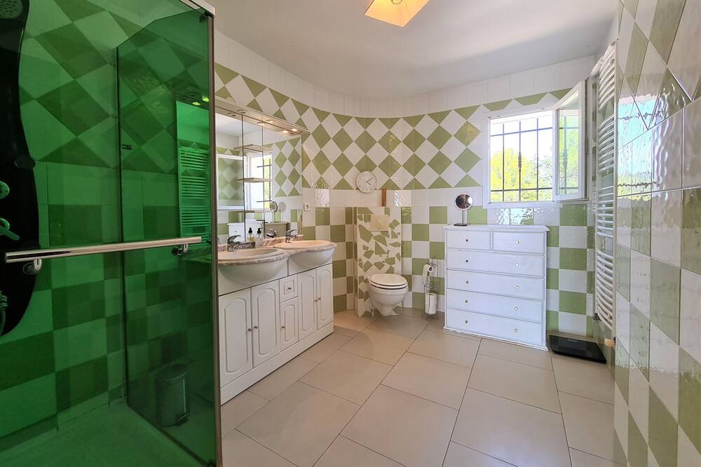 Photo of Bathroom in Le Beausset