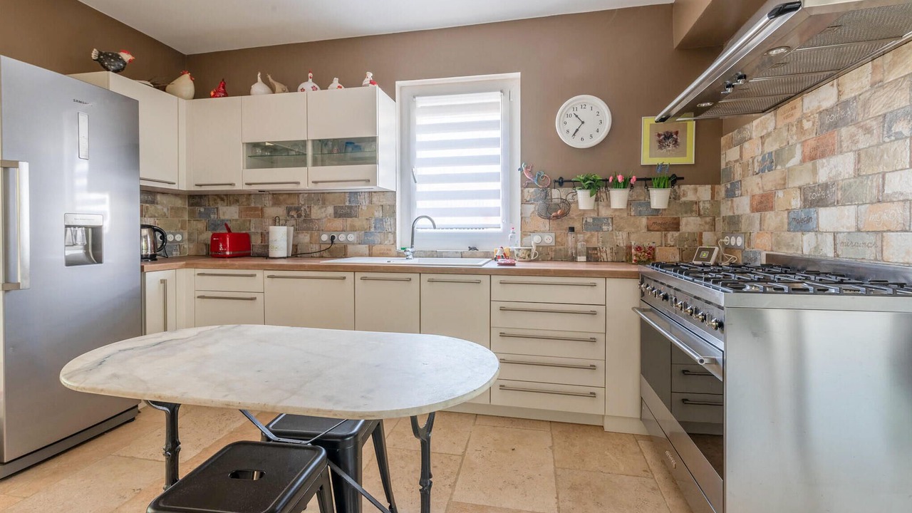 Photo of Kitchen in Jonquieres-Saint-Vincent