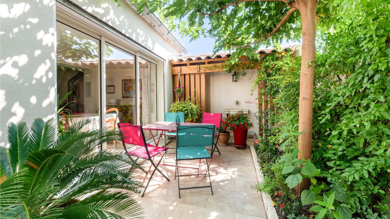 Photo of Outdoor in Jonquieres-Saint-Vincent
