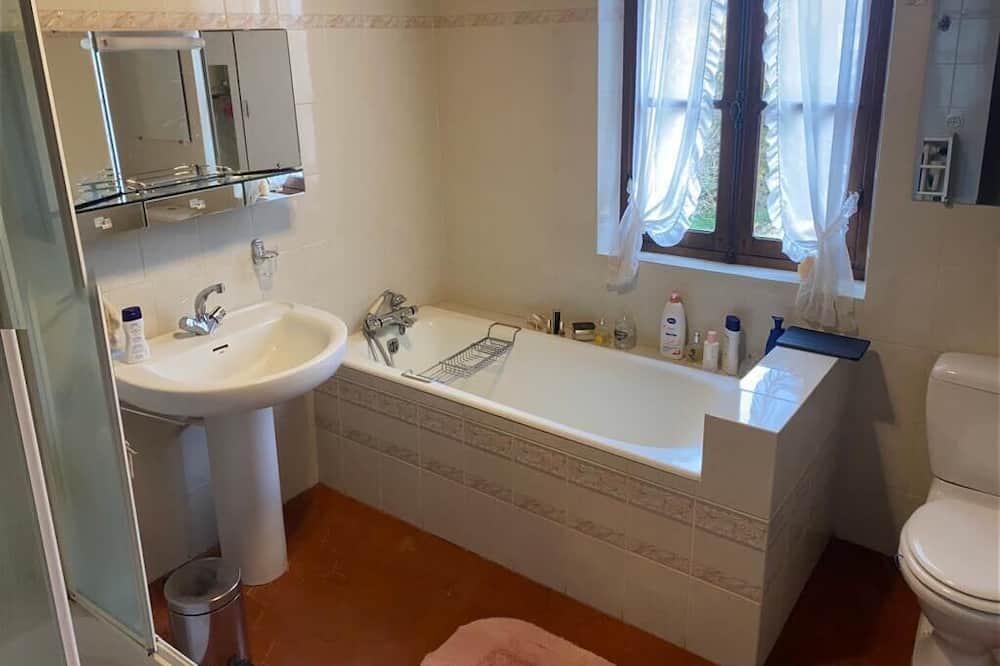 Photo of Bathroom in Herme