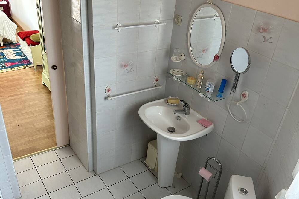 Photo of Bathroom in Herme