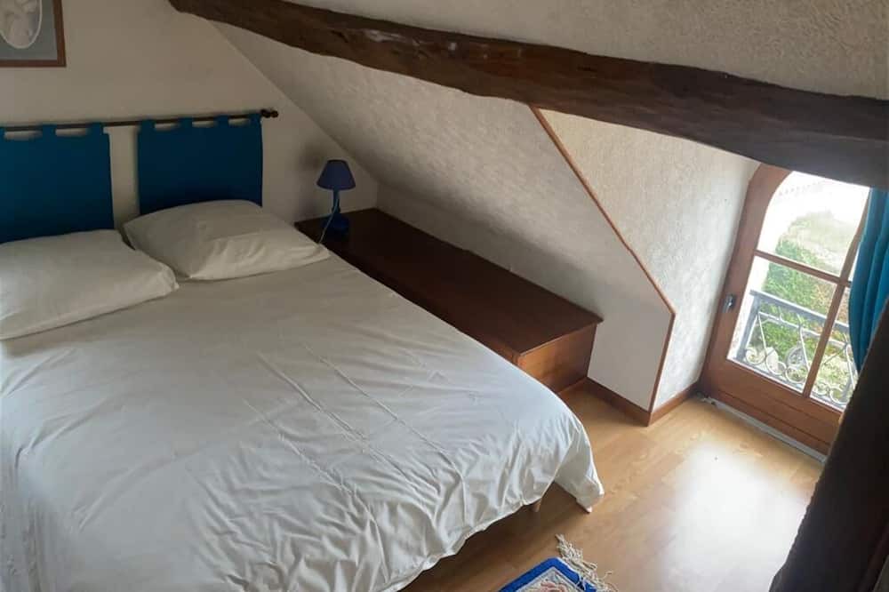 Photo of Bedroom in Herme