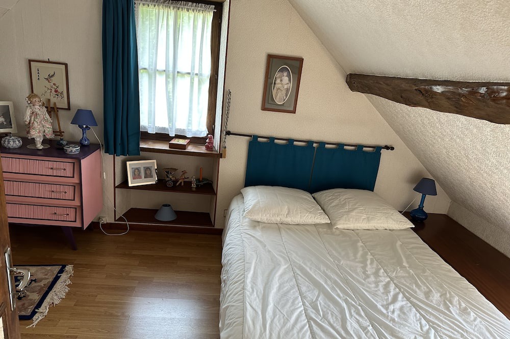 Photo of Bedroom in Herme
