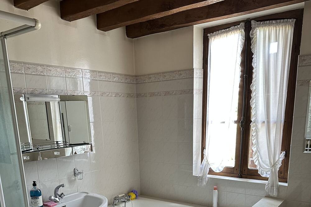Photo of Bathroom in Herme