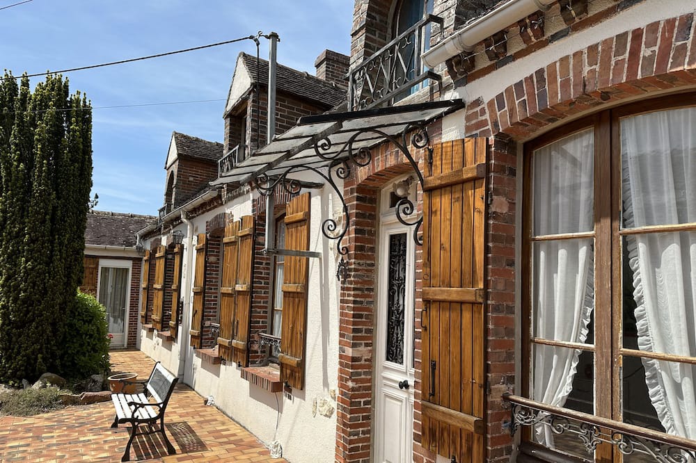 Photo of Outdoor in Herme