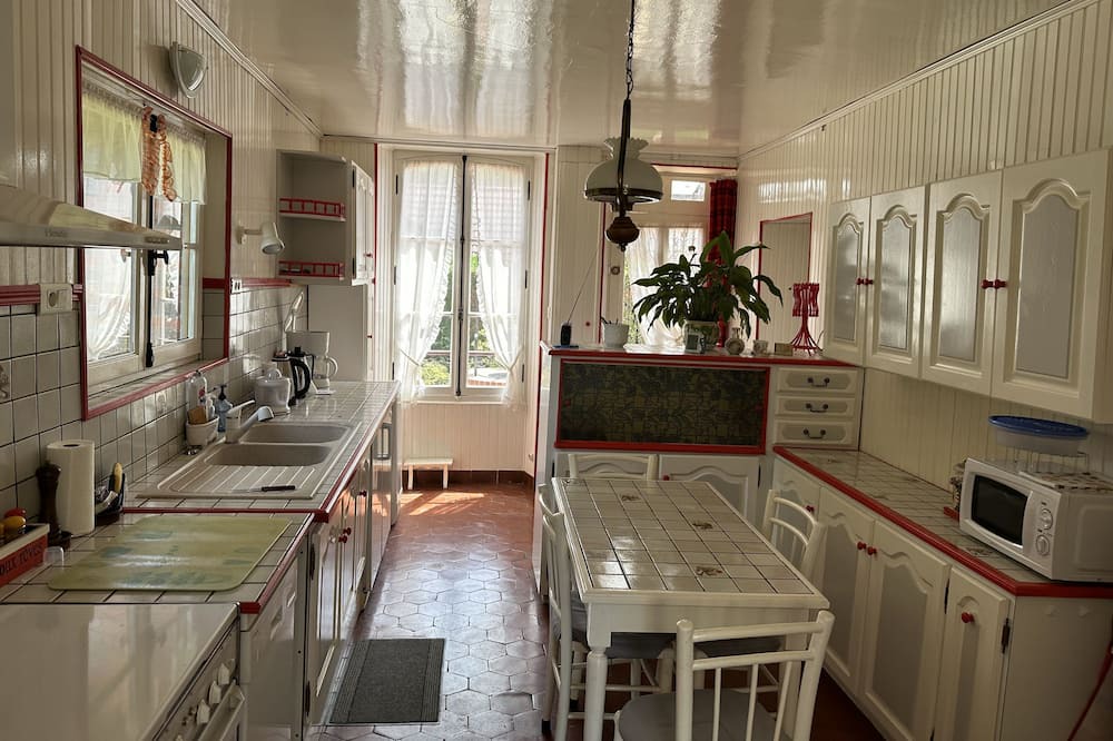Photo of Kitchen in Herme