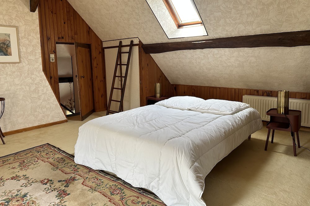 Photo of Bedroom in Herme