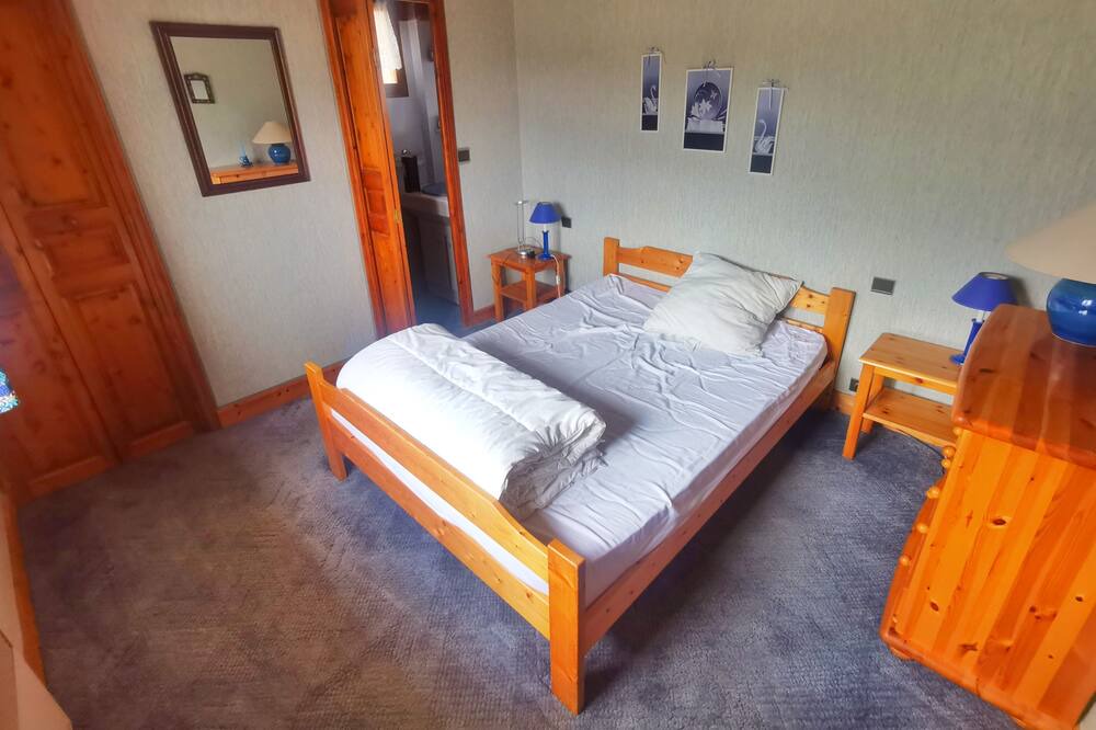Photo of Bedroom in Enchastrayes