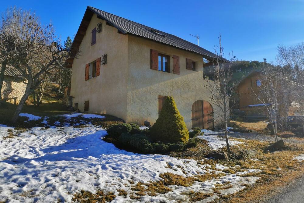 Photo of Outdoor in Enchastrayes