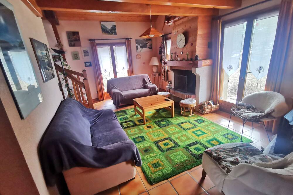 Photo of Livingroom in Enchastrayes