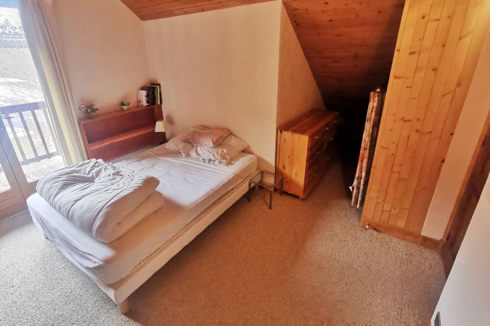 Photo of Bedroom in Enchastrayes