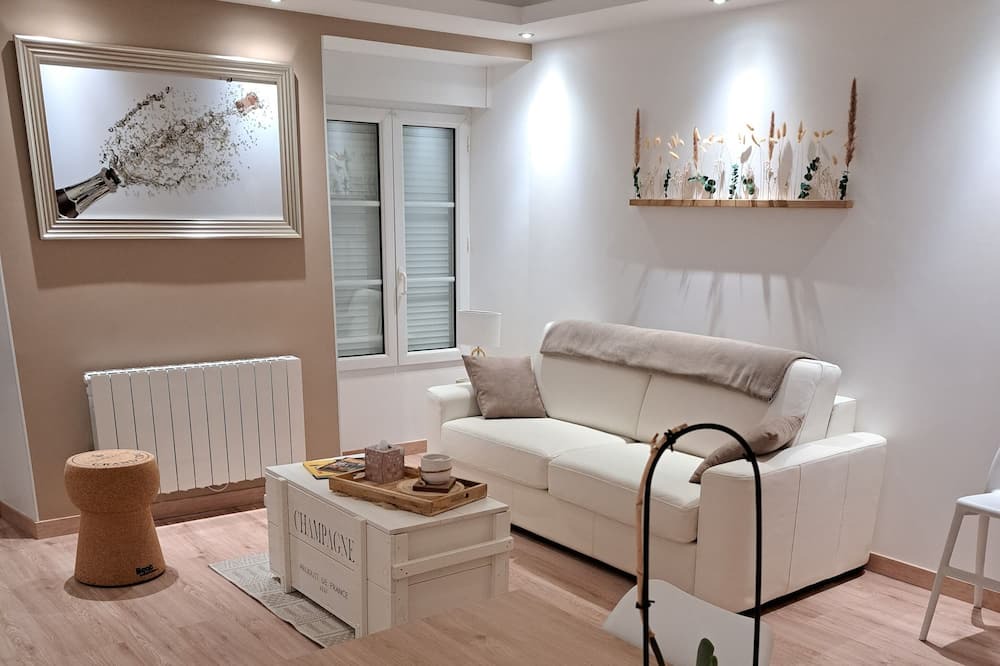 Photo of Livingroom in Flavigny
