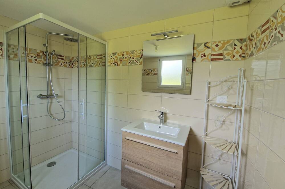 Photo of Bathroom in Guerlesquin