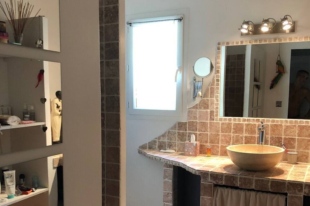 Photo of Bathroom in Brignoles