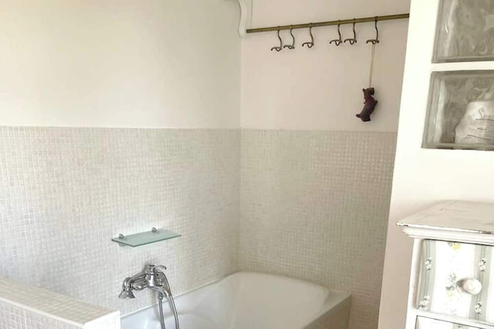 Photo of Bathroom in Ploubalay