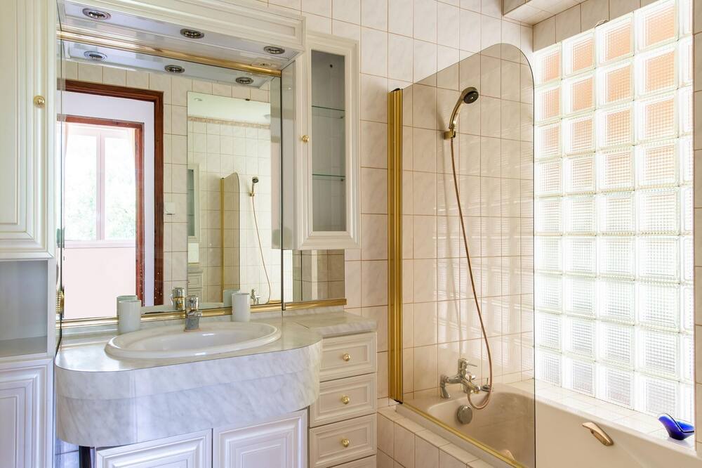 Photo of Bathroom in Saint-Julien-du-Verdon