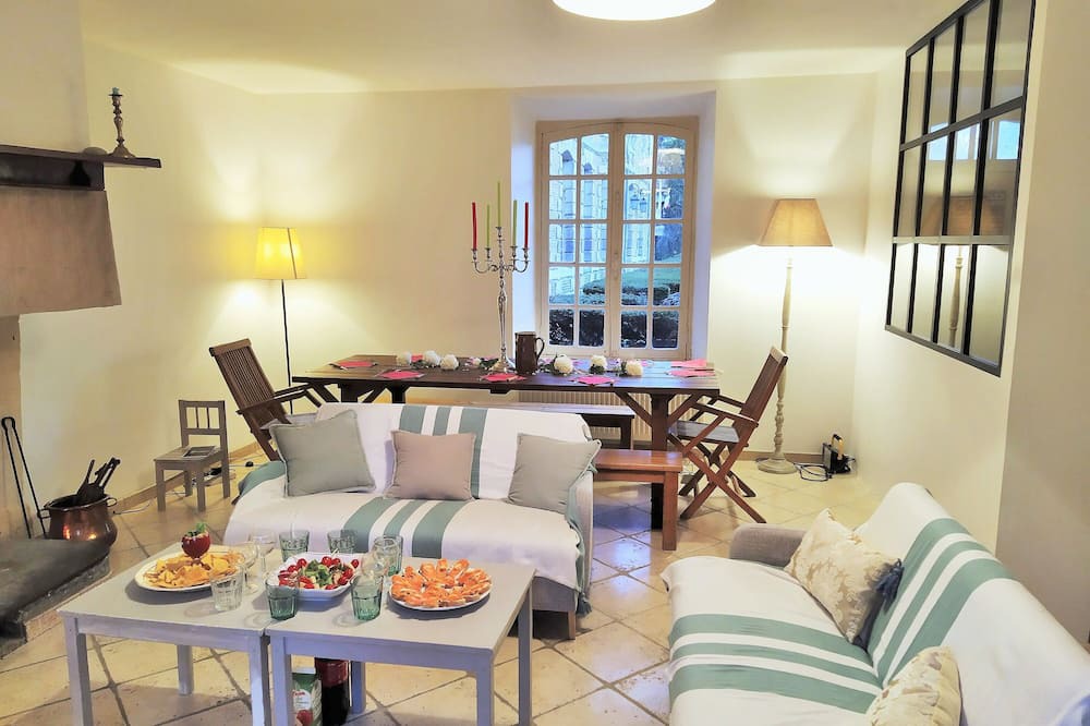Photo of Livingroom in Braux-Sainte-Cohiere