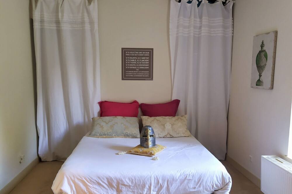 Photo of Bedroom in Braux-Sainte-Cohiere