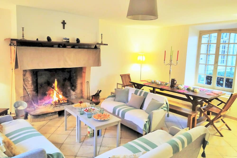 Photo of Livingroom in Braux-Sainte-Cohiere