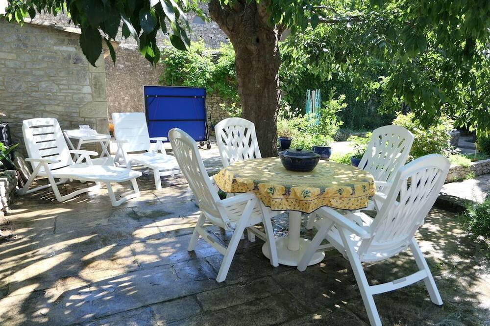 Photo of Patio Balcony in Lussan