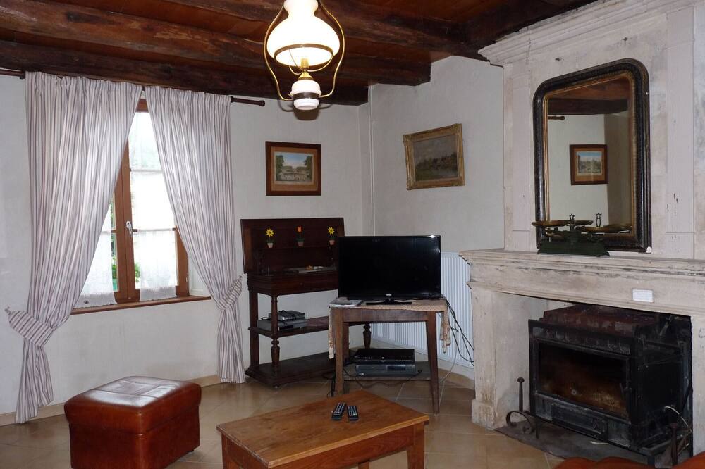 Photo of Livingroom in Saint-Amand-sur-Ornain