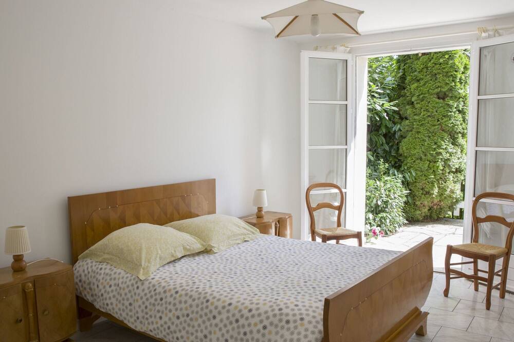 Photo of Bedroom in Remoncourt