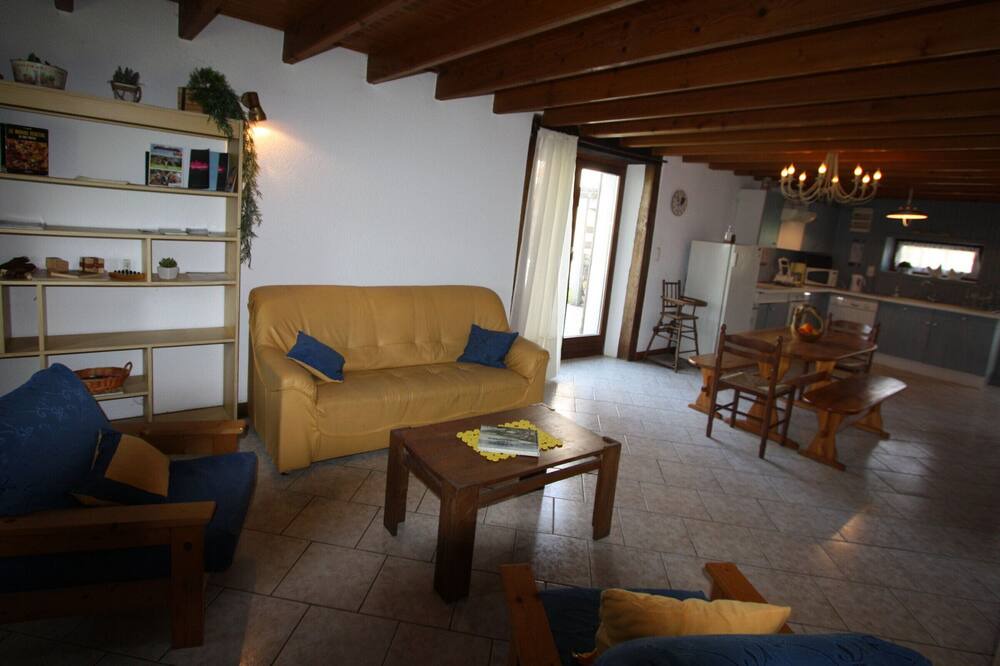 Photo of Livingroom in Vrecourt