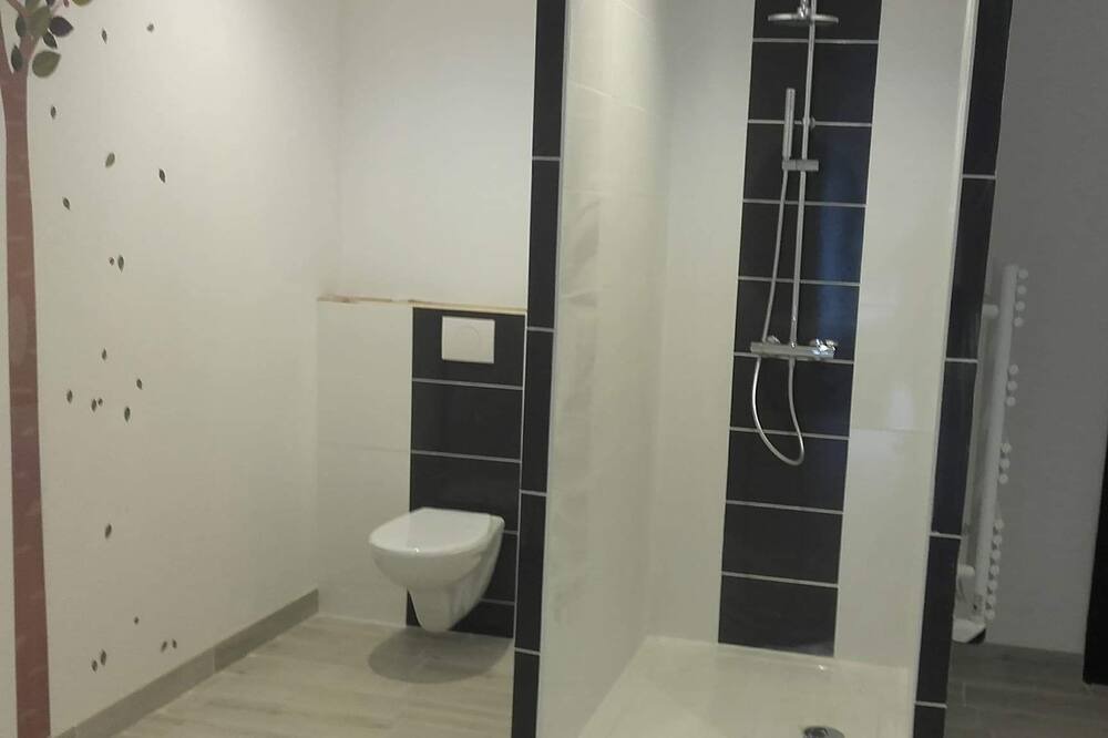Photo of Bathroom in Marainviller