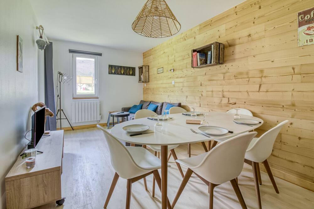 Photo of Livingroom in Genos