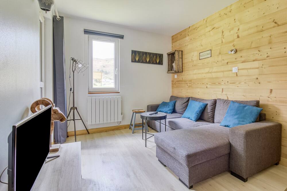 Photo of Livingroom in Genos