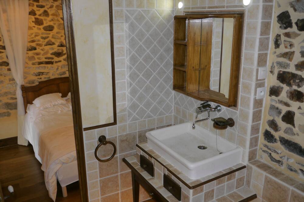 Photo of Bathroom in Landehen