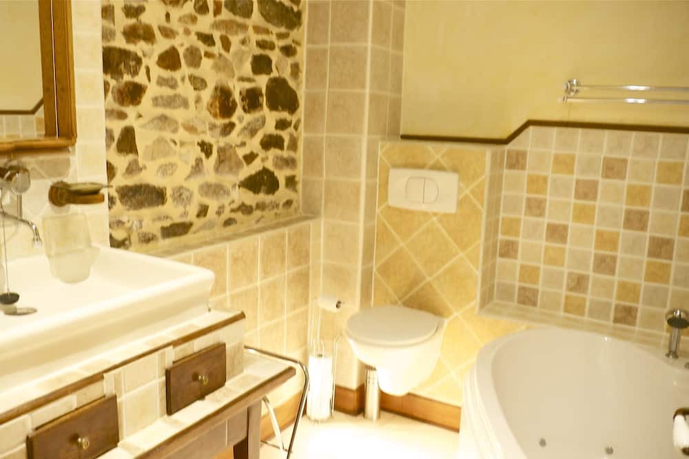 Photo of Bathroom in Landehen