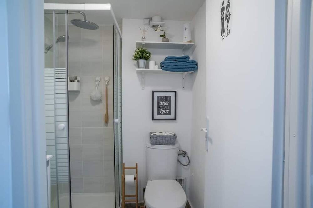 Photo of Bathroom in Haussonville-Blandan-Mon Desert-Saurupt